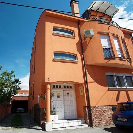 The Wallaby House Hostel Загреб Екстериор снимка