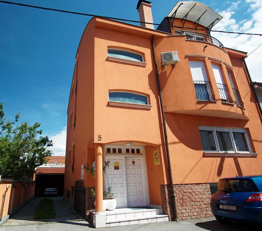 The Wallaby House Hostel Загреб Екстериор снимка